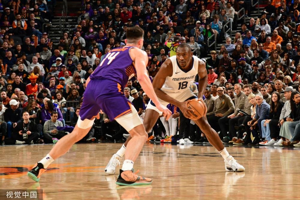 她也从未缺 她也从未缺